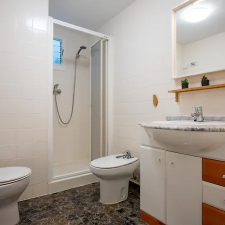 Apartament En Complejo Residencial Con Piscina Y Garaje A 100m Del Mar *
