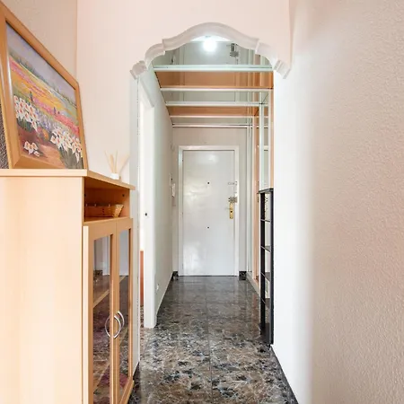 Apartament En Complejo Residencial Con Piscina Y Garaje A 100m Del Mar *