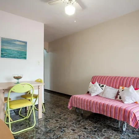 En Complejo Residencial Con Piscina Y Garaje A 100m Del Mar Las Canteras (Valencia)