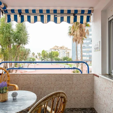 En Complejo Residencial Con Piscina Y Garaje A 100m Del Mar * Las Canteras (Valencia)